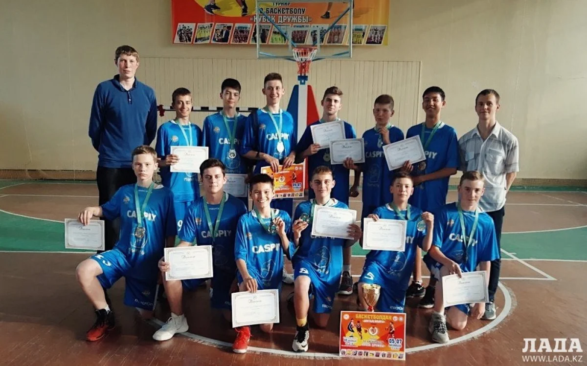 Сборная Мангистауской области 2003-2004. Фото предоставили в пресс-службе баскетбольного клуба «Каспий»