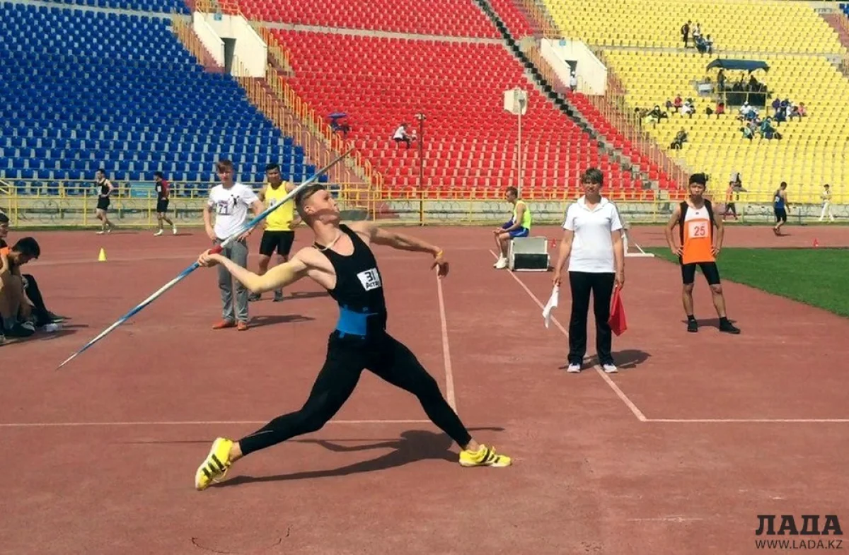 Победитель в метании копья - Александр Лысенко. Фото Асии Рабаевой