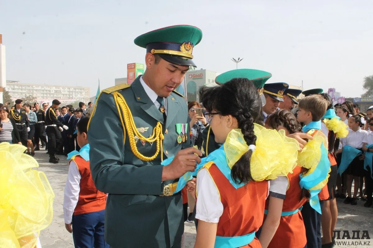 Вступление в ряды «жасулановцев». Фото предоставлено центром «Школьник»||news_pic_more|<!--TBegin--><a href="https://www.lada.kz/uploads/posts/2018-05/1526634622_img_7151.jpg" onclick="return hs.expand(this)" ><img align="left" src="https://www.lada.kz/uploads/posts/2018-05/thumbs/1526634622_img_7151.jpg" alt='Современные пионеры: Более 72 тысяч учащихся Мангистау входят в ряды организаций «Жас Ұлан» и «Жас Қыран»' title='Современные пионеры: Более 72 тысяч учащихся Мангистау входят в ряды организаций «Жас Ұлан» и «Жас Қыран»'  /></a><!--TEnd--><br /><!--TBegin--><a href="https://www.lada.kz/uploads/posts/2018-05/1526634690_img_7165.jpg" onclick="return hs.expand(this)" ><img align="left" src="https://www.lada.kz/uploads/posts/2018-05/thumbs/1526634690_img_7165.jpg" alt='Современные пионеры: Более 72 тысяч учащихся Мангистау входят в ряды организаций «Жас Ұлан» и «Жас Қыран»' title='Современные пионеры: Более 72 тысяч учащихся Мангистау входят в ряды организаций «Жас Ұлан» и «Жас Қыран»'  /></a><!--TEnd--><br /><!--TBegin--><a href="https://www.lada.kz/uploads/posts/2018-05/1526634677_img_7175.jpg" onclick="return hs.expand(this)" ><img align="left" src="https://www.lada.kz/uploads/posts/2018-05/thumbs/1526634677_img_7175.jpg" alt='Современные пионеры: Более 72 тысяч учащихся Мангистау входят в ряды организаций «Жас Ұлан» и «Жас Қыран»' title='Современные пионеры: Более 72 тысяч учащихся Мангистау входят в ряды организаций «Жас Ұлан» и «Жас Қыран»'  /></a><!--TEnd--><br /><!--TBegin--><a href="https://www.lada.kz/uploads/posts/2018-05/1526634649_img_7186.jpg" onclick="return hs.expand(this)" ><img align="left" src="https://www.lada.kz/uploads/posts/2018-05/thumbs/1526634649_img_7186.jpg" alt='Современные пионеры: Более 72 тысяч учащихся Мангистау входят в ряды организаций «Жас Ұлан» и «Жас Қыран»' title='Современные пионеры: Более 72 тысяч учащихся Мангистау входят в ряды организаций «Жас Ұлан» и «Жас Қыран»'  /></a><!--TEnd--><br /><!--TBegin--><a href="https://www.lada.kz/uploads/posts/2018-05/1526634711_img_7206.jpg" onclick="return hs.expand(this)" ><img align="left" src="https://www.lada.kz/uploads/posts/2018-05/thumbs/1526634711_img_7206.jpg" alt='Современные пионеры: Более 72 тысяч учащихся Мангистау входят в ряды организаций «Жас Ұлан» и «Жас Қыран»' title='Современные пионеры: Более 72 тысяч учащихся Мангистау входят в ряды организаций «Жас Ұлан» и «Жас Қыран»'  /></a><!--TEnd-->