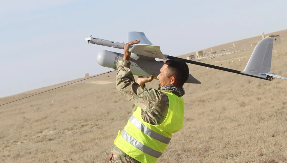 Демонстрация беспилотника. Фото пресс-службы УРК "Запад".