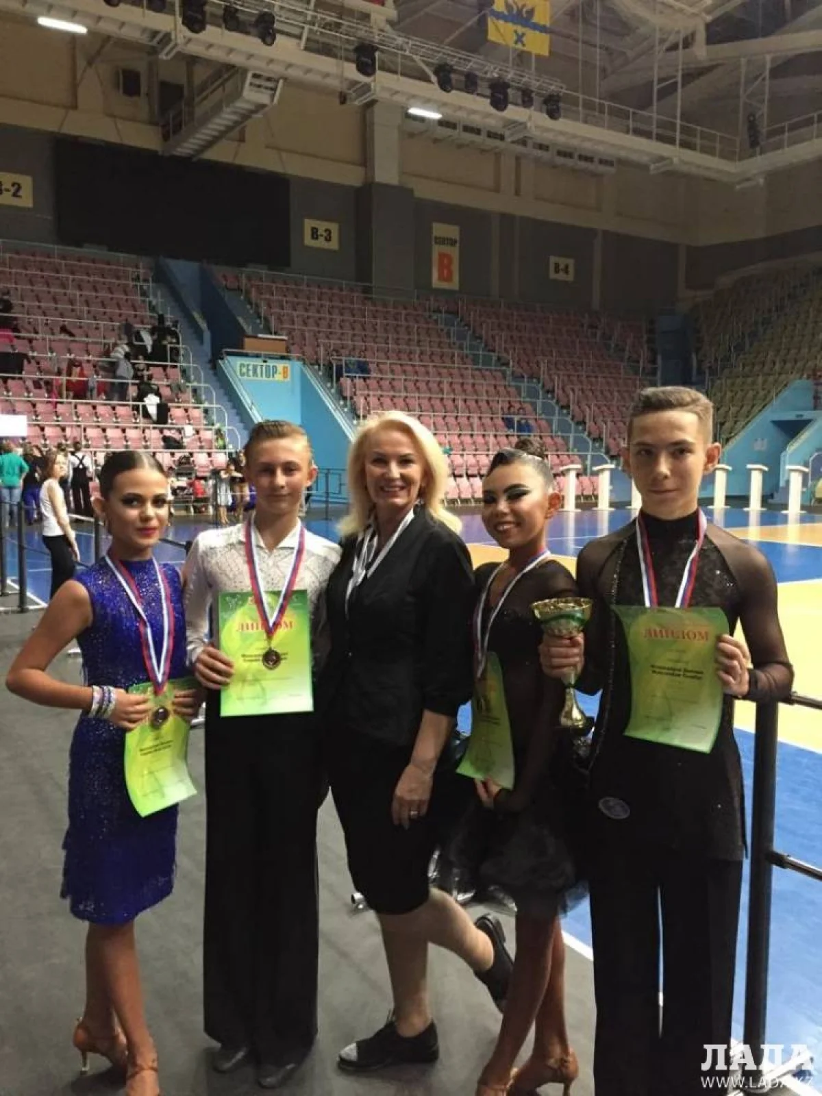 Вера Соседова со своими учениками