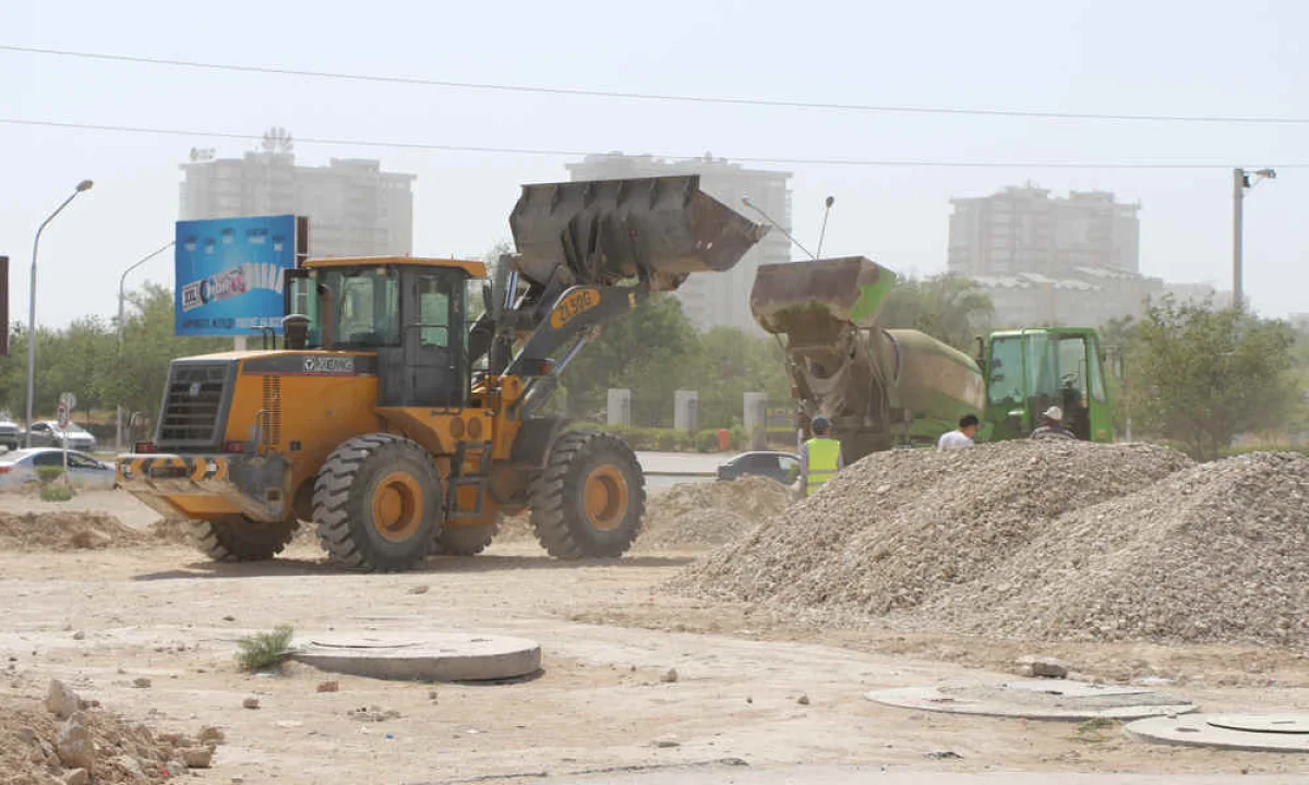 Работы на дороге возле рынка «РусКаз». Фото Рашида Исмагилова