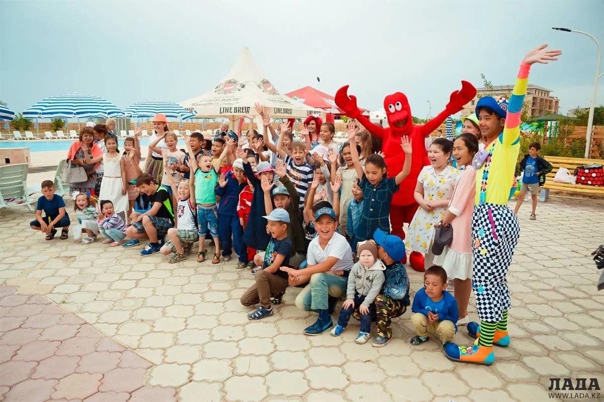 День защиты детей организовал фонд "Адал" для 90 малышей