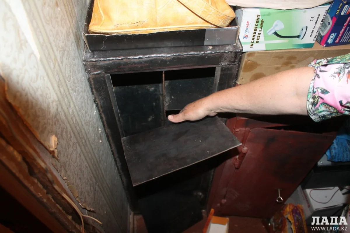 Вскрытый сейф. Фото автора