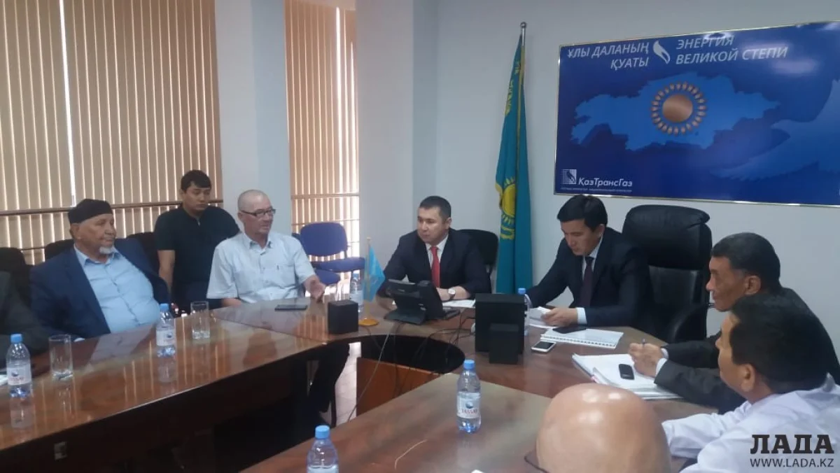 Участники общественных слушаний. Фото автора