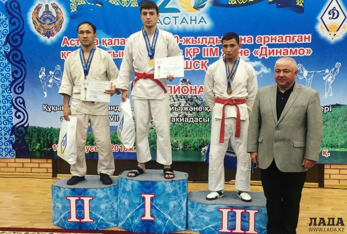 Мансур Мимбулатов на первой ступени пьедестала. Фото спортсмена