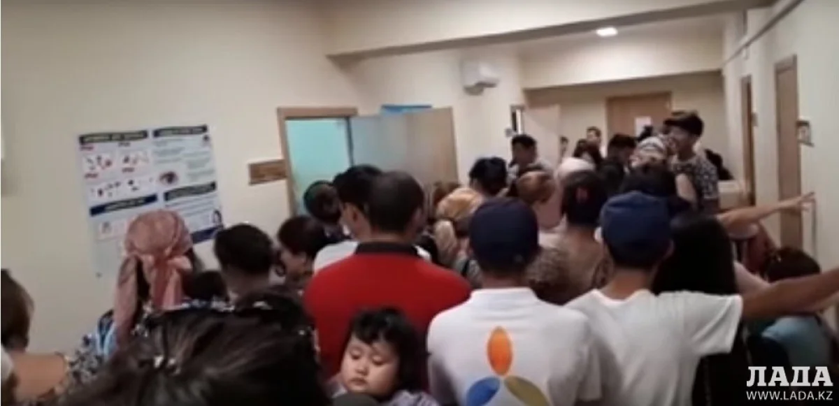 Очередь в детской поликлинике