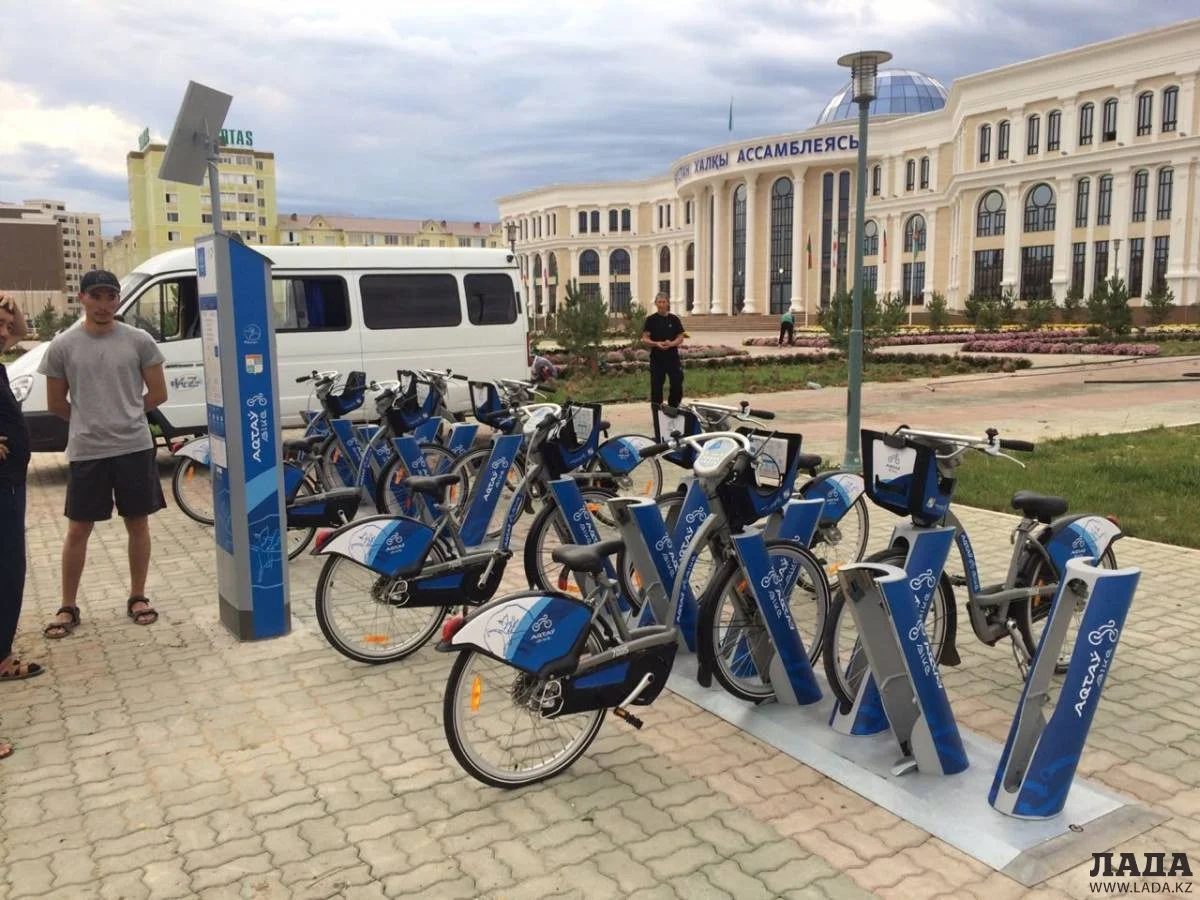 Велостанция у Дома дружбы в 34 микрорайоне