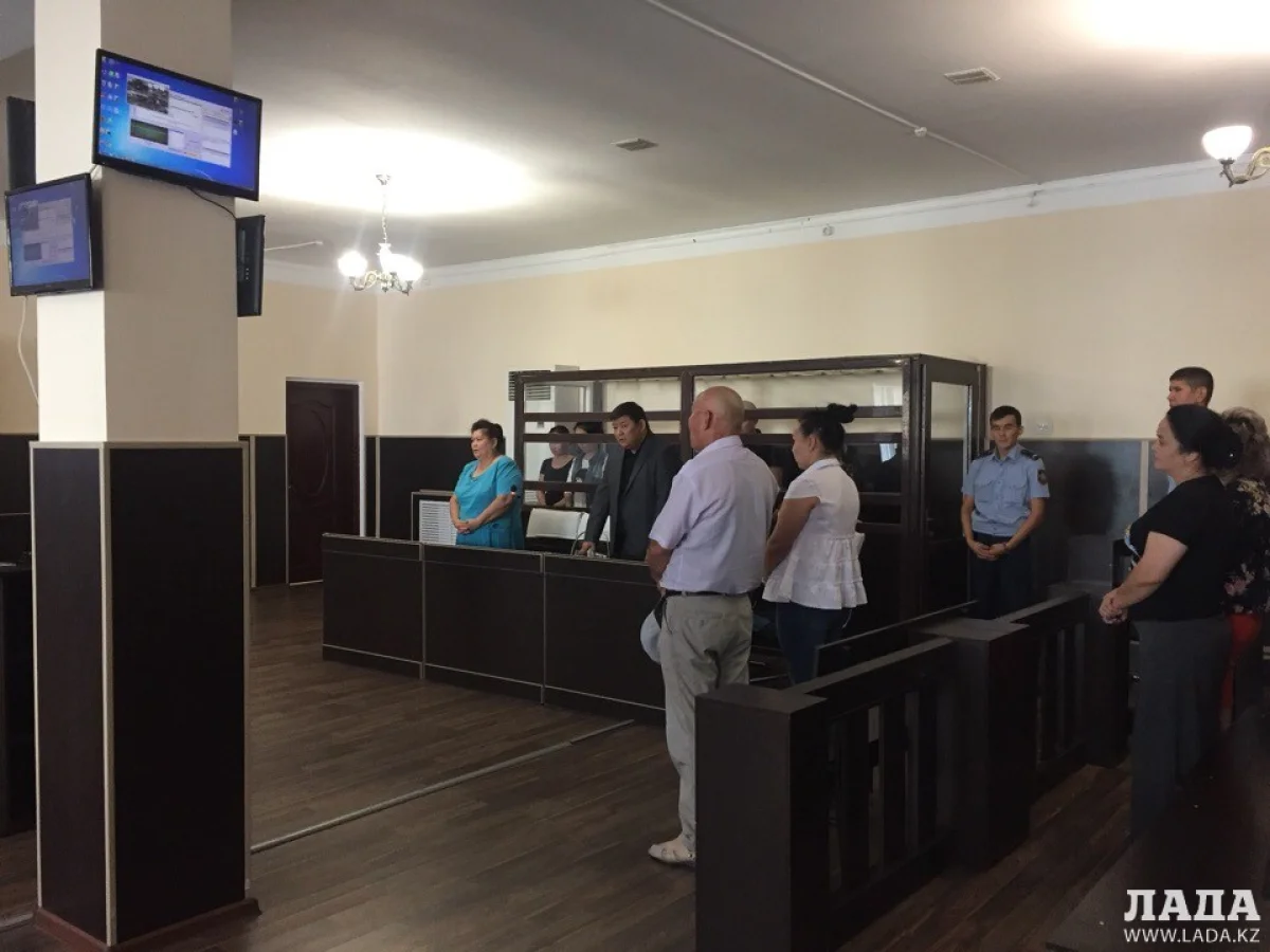 В зале суда. Фото автора