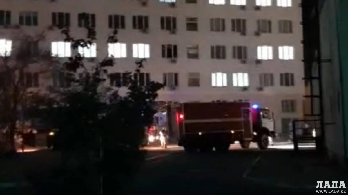 На месте учений||news_pic_more|<!--TBegin--><a href="https://www.lada.kz/uploads/posts/2018-10/1540913423_0b0197b4-6b4c-478e-9137-49ccf2bc9082.jpeg" onclick="return hs.expand(this)" ><img align="left" src="https://www.lada.kz/uploads/posts/2018-10/thumbs/1540913423_0b0197b4-6b4c-478e-9137-49ccf2bc9082.jpeg" alt='Пожарно-тактические ночные учения проходят в Мангистауской областной больнице' title='Пожарно-тактические ночные учения проходят в Мангистауской областной больнице'  /></a><!--TEnd-->