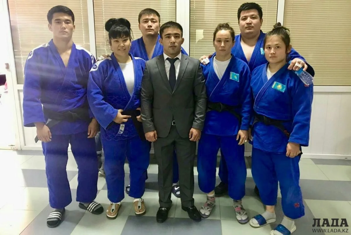 Мангистауские призеры. Фото предоставил Айбек Имашев