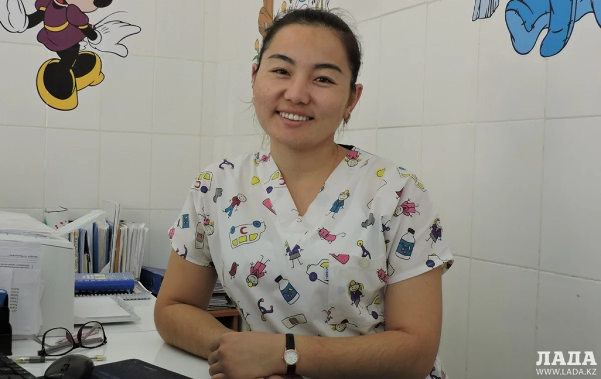 Асельхан Костурлиева о коликах у малышей. Фото автора