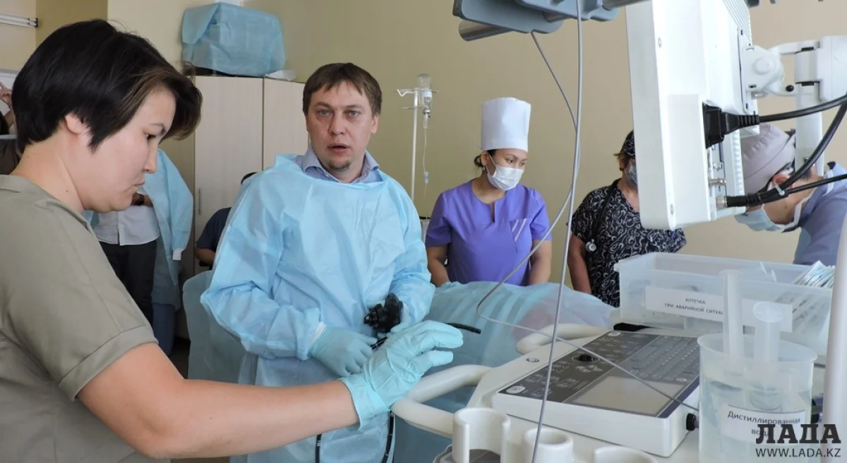 Рыс Усербаева с Сергеем Пироговым, одним из организаторов чемпионата. Фото автора из архива Lada.kz