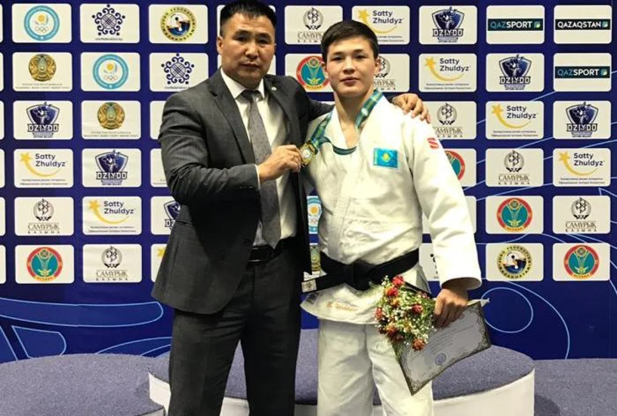 Бауржан Нарбаев с Манарбеком Бисекеновым. Фото предоставлено спортшколой &quot;Жас батыр&quot;