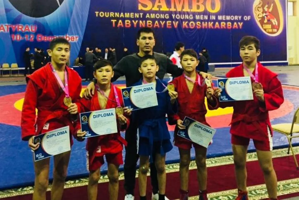 Победители и призеры турнира. Фото предоставлено спортшколой &quot;Жаас батыр&quot;