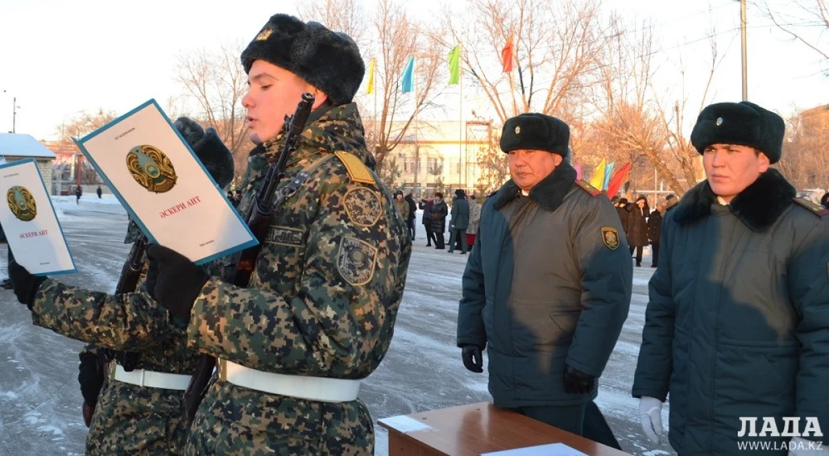 Фото пресс-службы Регионального командования «Батыс»||news_pic_more|<!--TBegin--><a href="https://www.lada.kz/uploads/posts/2019-01/1547462527_dsc_0628.jpg" onclick="return hs.expand(this)" ><img align="left" src="https://www.lada.kz/uploads/posts/2019-01/thumbs/1547462527_dsc_0628.jpg" alt='В Актау присягу приняли 200 новобранцев' title='В Актау присягу приняли 200 новобранцев'  /></a><!--TEnd--><br /><!--TBegin--><a href="https://www.lada.kz/uploads/posts/2019-01/1547462484_dsc_0630.jpg" onclick="return hs.expand(this)" ><img align="left" src="https://www.lada.kz/uploads/posts/2019-01/thumbs/1547462484_dsc_0630.jpg" alt='В Актау присягу приняли 200 новобранцев' title='В Актау присягу приняли 200 новобранцев'  /></a><!--TEnd--><br /><!--TBegin--><a href="https://www.lada.kz/uploads/posts/2019-01/1547462524_dsc_0631.jpg" onclick="return hs.expand(this)" ><img align="left" src="https://www.lada.kz/uploads/posts/2019-01/thumbs/1547462524_dsc_0631.jpg" alt='В Актау присягу приняли 200 новобранцев' title='В Актау присягу приняли 200 новобранцев'  /></a><!--TEnd-->