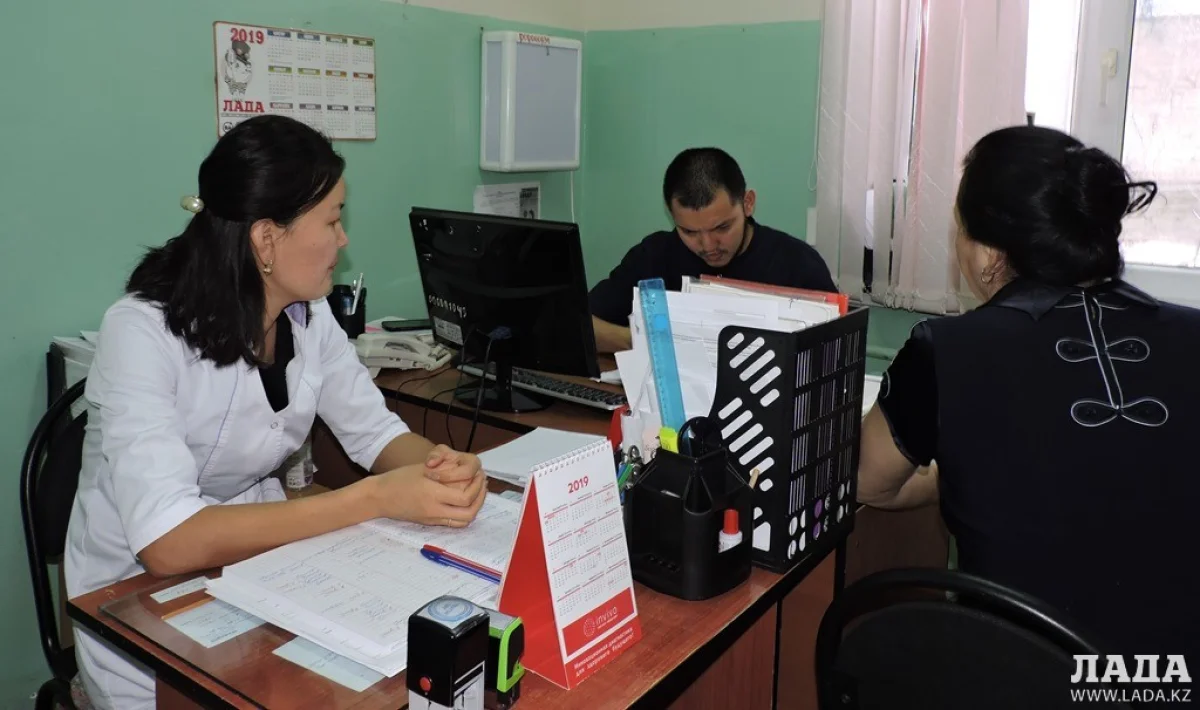 Прием ведет специалист. Фото автора