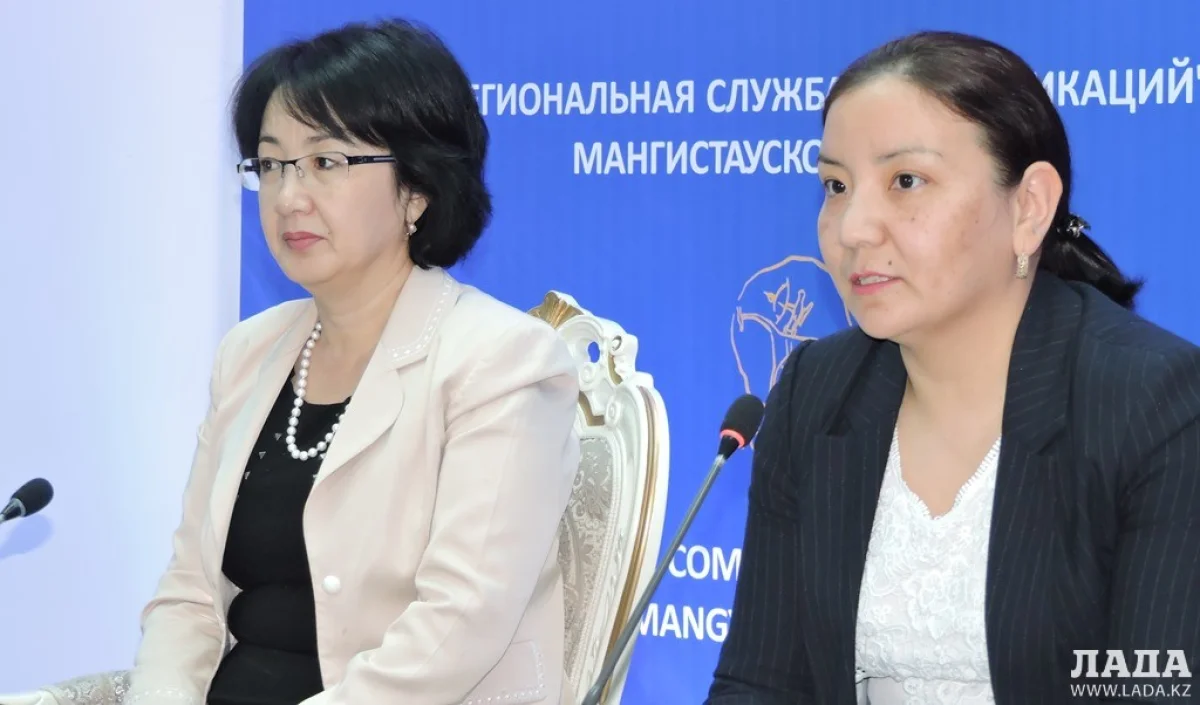 Г.Нуржанова (слева) и Г.Шорбасова о ситуации по кори в Мангистау. Фото автора