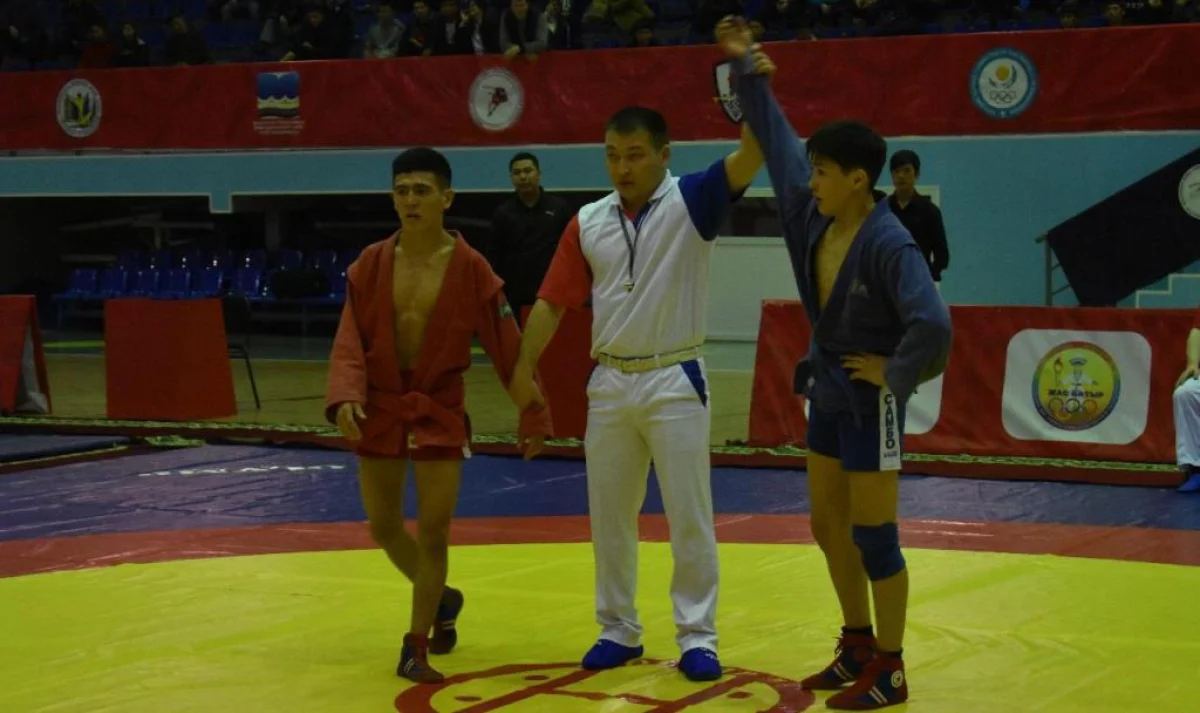 Нурсултан Жубаткан - чемпион соревнований. Фото предоставлено школой &quot;Жас батыр&quot;