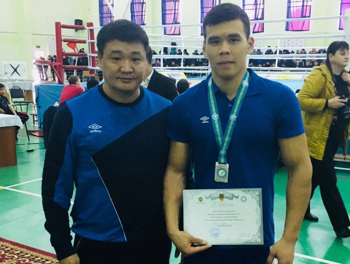 Призер чемпионата Казахстана по боксу Женис Нурас и его тренер Жарас Калимов||news_pic_more|<!--TBegin--><a href="https://www.lada.kz/uploads/posts/2019-02/1551072862_3d2c2fcc-4fc4-46b5-b450-3a3ad8955e0c.jpg" onclick="return hs.expand(this)" ><img align="left" src="https://www.lada.kz/uploads/posts/2019-02/thumbs/1551072862_3d2c2fcc-4fc4-46b5-b450-3a3ad8955e0c.jpg" alt='Боксеры из Мангистау привезли две медали с чемпионата Казахстана среди молодежи' title='Боксеры из Мангистау привезли две медали с чемпионата Казахстана среди молодежи'  /></a><!--TEnd--><br /><!--TBegin--><a href="https://www.lada.kz/uploads/posts/2019-02/1551072922_9a7909dc-b5dd-4ac1-9a34-0c4d780b1094.jpg" onclick="return hs.expand(this)" ><img align="left" src="https://www.lada.kz/uploads/posts/2019-02/thumbs/1551072922_9a7909dc-b5dd-4ac1-9a34-0c4d780b1094.jpg" alt='Боксеры из Мангистау привезли две медали с чемпионата Казахстана среди молодежи' title='Боксеры из Мангистау привезли две медали с чемпионата Казахстана среди молодежи'  /></a><!--TEnd--><br /><!--TBegin--><a href="https://www.lada.kz/uploads/posts/2019-02/1551072880_243d7c79-8573-4f69-973d-770dba19b8a2.jpg" onclick="return hs.expand(this)" ><img align="left" src="https://www.lada.kz/uploads/posts/2019-02/thumbs/1551072880_243d7c79-8573-4f69-973d-770dba19b8a2.jpg" alt='Боксеры из Мангистау привезли две медали с чемпионата Казахстана среди молодежи' title='Боксеры из Мангистау привезли две медали с чемпионата Казахстана среди молодежи'  /></a><!--TEnd--><br /><!--TBegin--><a href="https://www.lada.kz/uploads/posts/2019-02/1551072931_3831ec48-7510-44f8-b134-a1dc0462f98c.jpg" onclick="return hs.expand(this)" ><img align="left" src="https://www.lada.kz/uploads/posts/2019-02/thumbs/1551072931_3831ec48-7510-44f8-b134-a1dc0462f98c.jpg" alt='Боксеры из Мангистау привезли две медали с чемпионата Казахстана среди молодежи' title='Боксеры из Мангистау привезли две медали с чемпионата Казахстана среди молодежи'  /></a><!--TEnd--><br /><!--TBegin--><a href="https://www.lada.kz/uploads/posts/2019-02/1551072889_3759866b-d6e3-44a4-b22b-943a4e1399dd.jpg" onclick="return hs.expand(this)" ><img align="left" src="https://www.lada.kz/uploads/posts/2019-02/thumbs/1551072889_3759866b-d6e3-44a4-b22b-943a4e1399dd.jpg" alt='Боксеры из Мангистау привезли две медали с чемпионата Казахстана среди молодежи' title='Боксеры из Мангистау привезли две медали с чемпионата Казахстана среди молодежи'  /></a><!--TEnd--><br /><!--TBegin--><a href="https://www.lada.kz/uploads/posts/2019-02/1551072856_ffb67220-fd68-4718-b787-51b418b82ab8.jpg" onclick="return hs.expand(this)" ><img align="left" src="https://www.lada.kz/uploads/posts/2019-02/thumbs/1551072856_ffb67220-fd68-4718-b787-51b418b82ab8.jpg" alt='Боксеры из Мангистау привезли две медали с чемпионата Казахстана среди молодежи' title='Боксеры из Мангистау привезли две медали с чемпионата Казахстана среди молодежи'  /></a><!--TEnd-->
