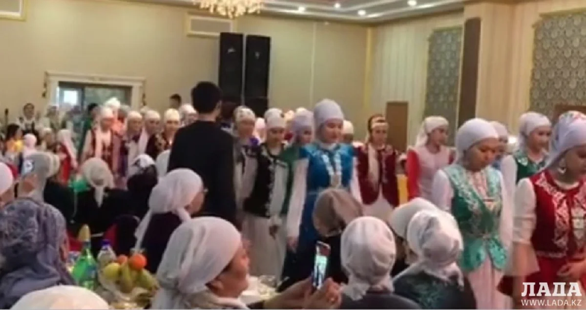 Женщины села Жынгылды||news_pic_more|<!--TBegin--><a href="https://www.lada.kz/uploads/posts/2019-03/1551986928_434.jpg" onclick="return hs.expand(this)" ><img align="left" src="https://www.lada.kz/uploads/posts/2019-03/thumbs/1551986928_434.jpg" alt='Парад келiн: 300 женщин села Жынгылды восхитили пользователей социальных сетей' title='Парад келiн: 300 женщин села Жынгылды восхитили пользователей социальных сетей'  /></a><!--TEnd--><br /><!--TBegin--><a href="https://www.lada.kz/uploads/posts/2019-03/1551986974_565.jpg" onclick="return hs.expand(this)" ><img align="left" src="https://www.lada.kz/uploads/posts/2019-03/thumbs/1551986974_565.jpg" alt='Парад келiн: 300 женщин села Жынгылды восхитили пользователей социальных сетей' title='Парад келiн: 300 женщин села Жынгылды восхитили пользователей социальных сетей'  /></a><!--TEnd--><br /><!--TBegin--><a href="https://www.lada.kz/uploads/posts/2019-03/1551986938_666.jpg" onclick="return hs.expand(this)" ><img align="left" src="https://www.lada.kz/uploads/posts/2019-03/thumbs/1551986938_666.jpg" alt='Парад келiн: 300 женщин села Жынгылды восхитили пользователей социальных сетей' title='Парад келiн: 300 женщин села Жынгылды восхитили пользователей социальных сетей'  /></a><!--TEnd--><br /><!--TBegin--><a href="https://www.lada.kz/uploads/posts/2019-03/1551986977_6556.jpg" onclick="return hs.expand(this)" ><img align="left" src="https://www.lada.kz/uploads/posts/2019-03/thumbs/1551986977_6556.jpg" alt='Парад келiн: 300 женщин села Жынгылды восхитили пользователей социальных сетей' title='Парад келiн: 300 женщин села Жынгылды восхитили пользователей социальных сетей'  /></a><!--TEnd--><br /><!--TBegin--><a href="https://www.lada.kz/uploads/posts/2019-03/1551986905_6656an.jpg" onclick="return hs.expand(this)" ><img align="left" src="https://www.lada.kz/uploads/posts/2019-03/thumbs/1551986905_6656an.jpg" alt='Парад келiн: 300 женщин села Жынгылды восхитили пользователей социальных сетей' title='Парад келiн: 300 женщин села Жынгылды восхитили пользователей социальных сетей'  /></a><!--TEnd--><br /><!--TBegin--><a href="https://www.lada.kz/uploads/posts/2019-03/1551986957_7666.jpg" onclick="return hs.expand(this)" ><img align="left" src="https://www.lada.kz/uploads/posts/2019-03/thumbs/1551986957_7666.jpg" alt='Парад келiн: 300 женщин села Жынгылды восхитили пользователей социальных сетей' title='Парад келiн: 300 женщин села Жынгылды восхитили пользователей социальных сетей'  /></a><!--TEnd-->