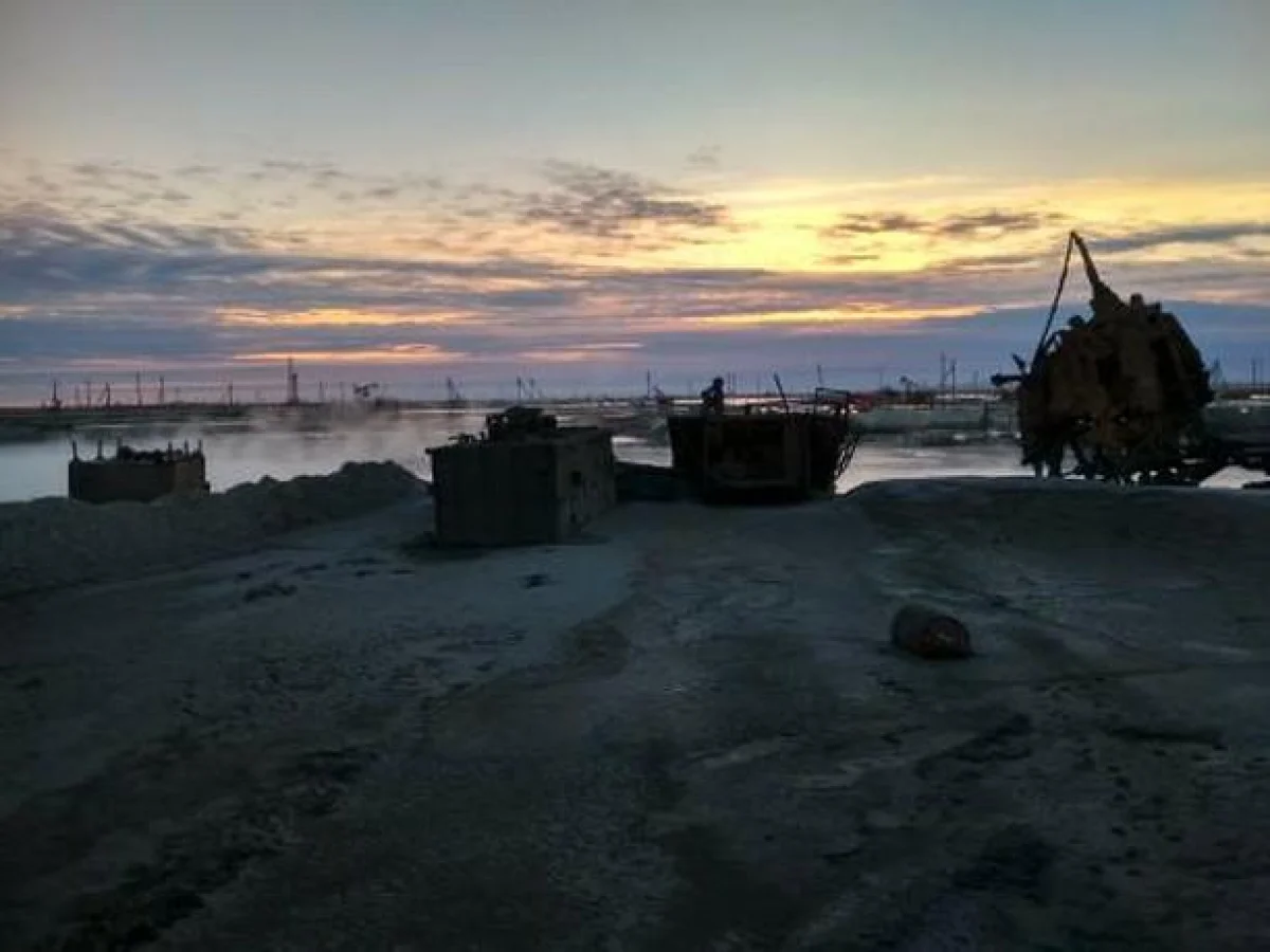 Месторождение Каламкас после ликвидации пожара. Фото очевидцев.