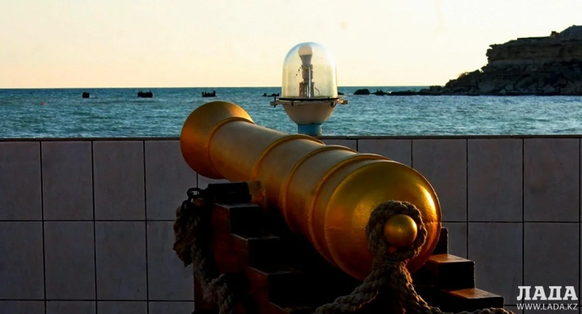 Установленная пушка на набережной 1 микрорайона. Фото автора