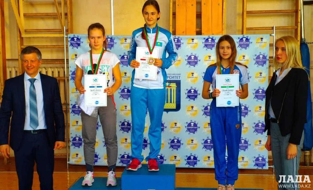 Алина Павлова на первой ступени пьедестала. Фото предоставил Александр Кабаргин