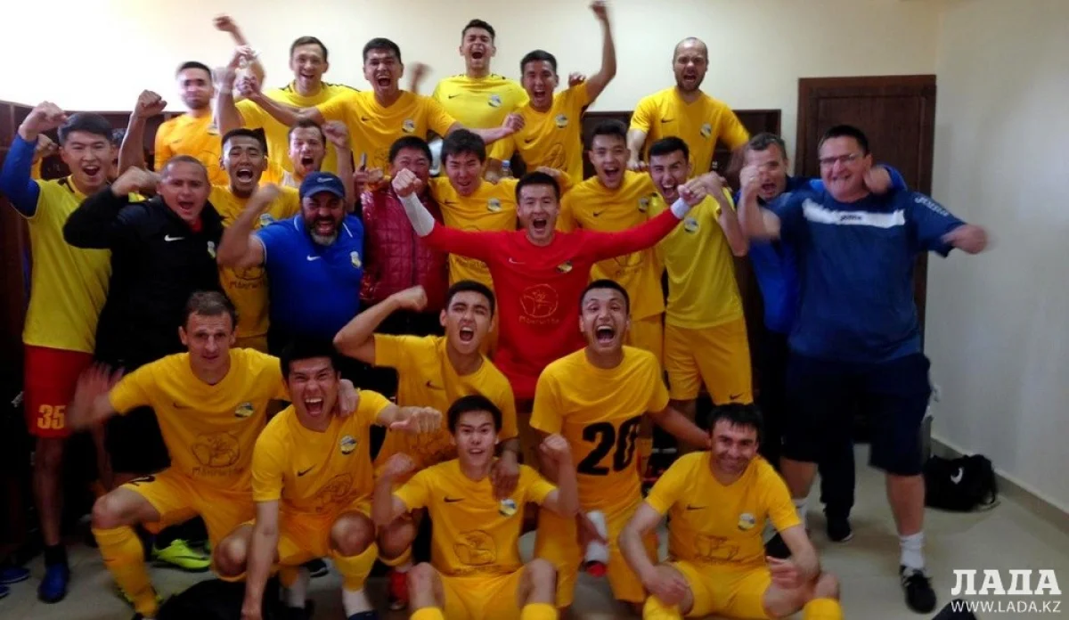 Наша местная команда после победы над «Академия Оңтүстік». Фото спортсменов