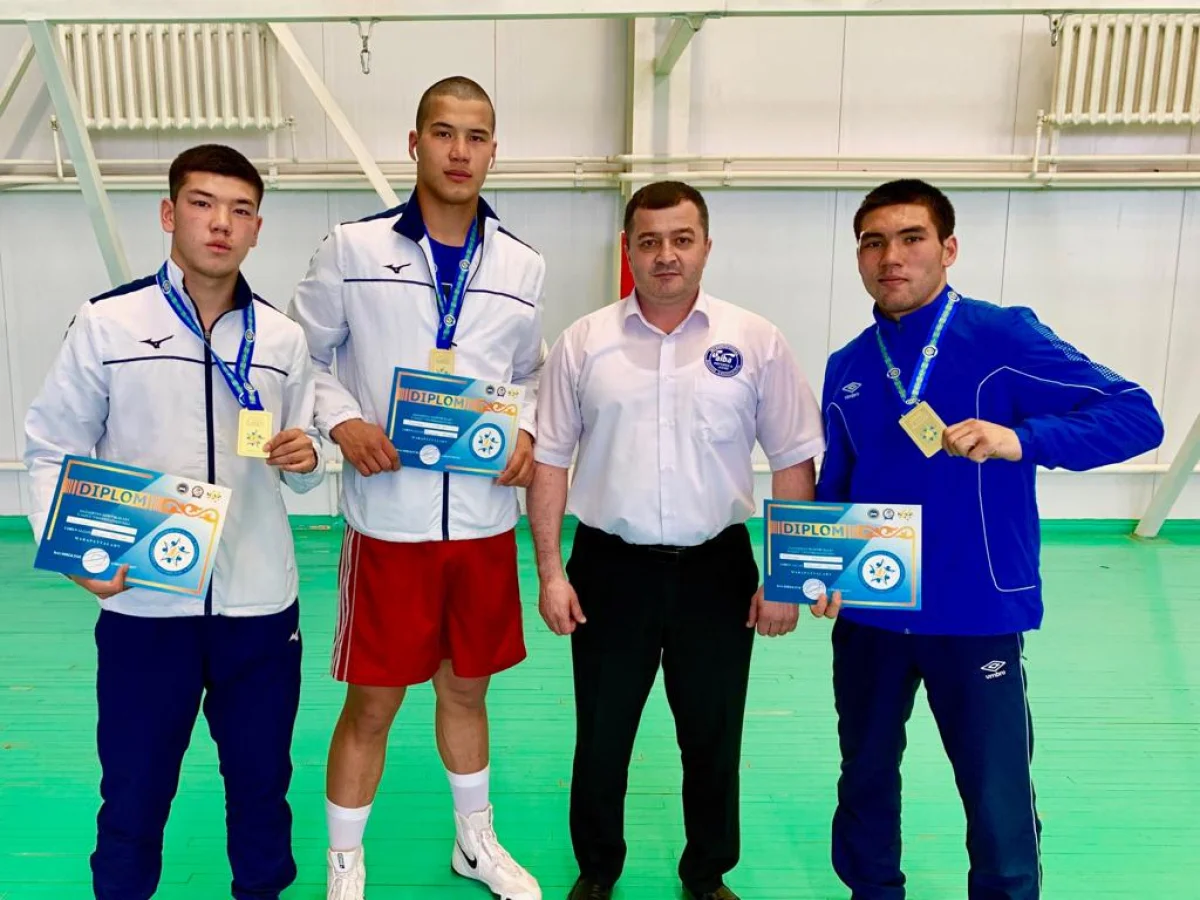 Победители турнира. Фото предоставлено пресс-службой Федерации бокса Мангистауской области