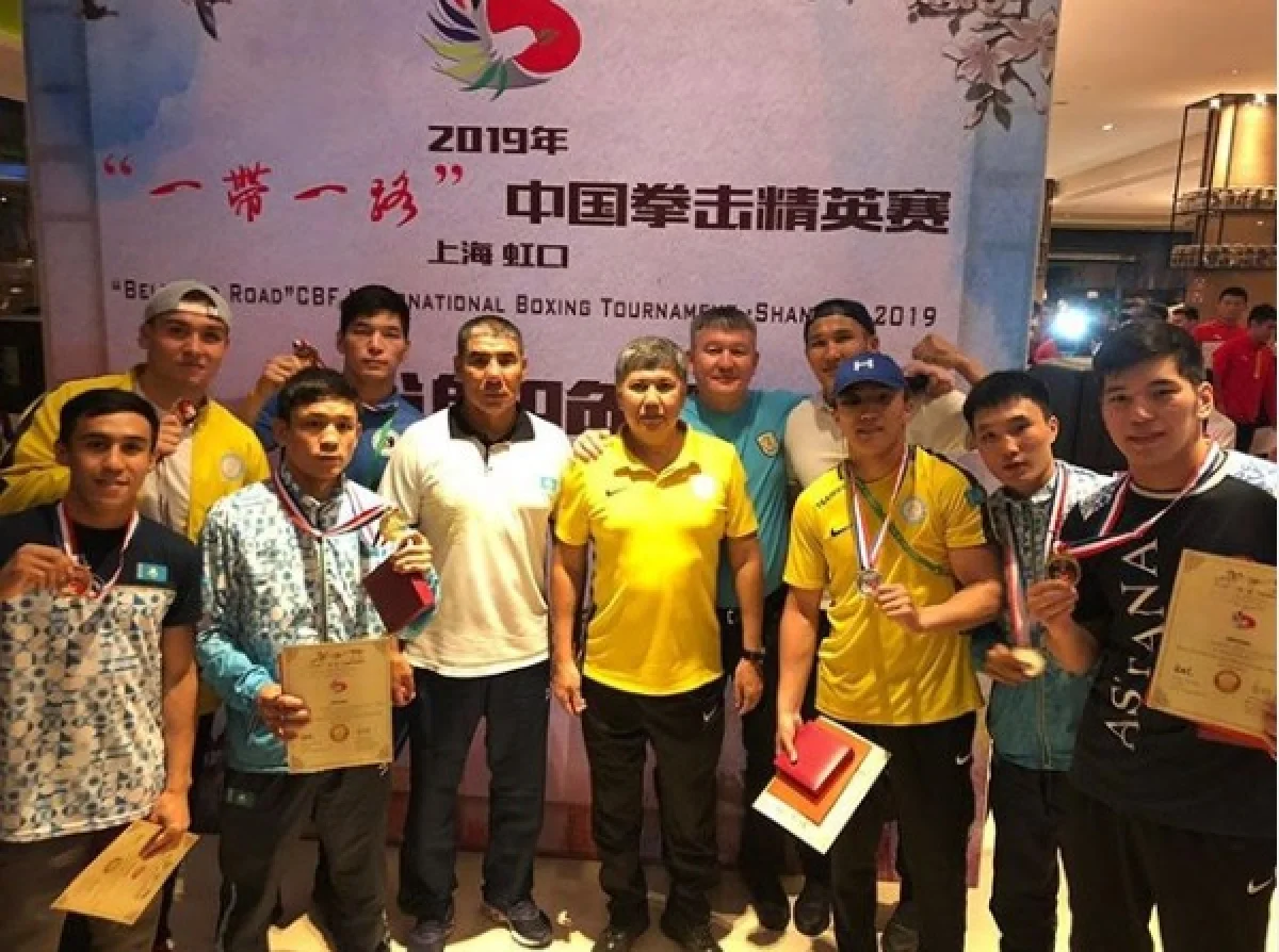 Победители турнира. Фото предоставлено пресс-службой Федерации бокса Мангистауской области