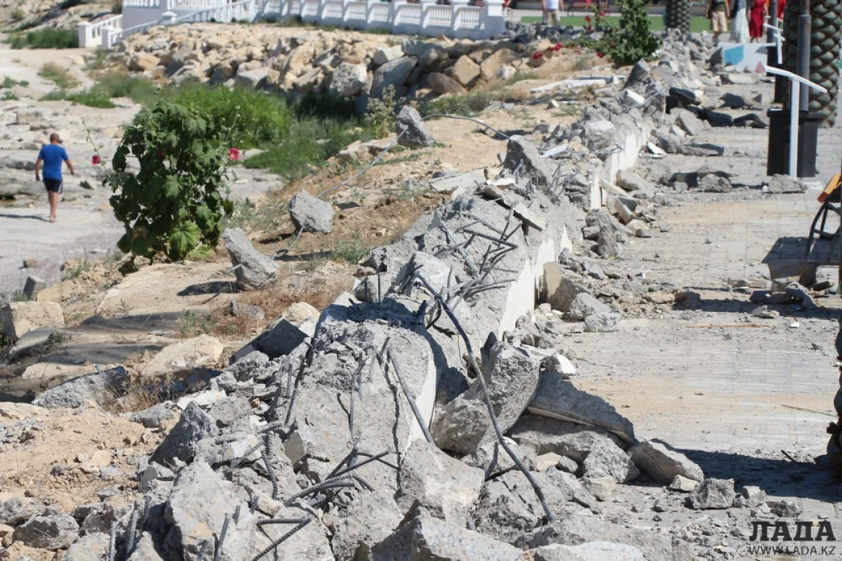 Фото Рашида Исмагилова||news_pic_more|<div align="center"><!--TBegin--><a href="https://www.lada.kz/uploads/posts/2019-06/1560937347_2222.jpg" onclick="return hs.expand(this)" ><img src="https://www.lada.kz/uploads/posts/2019-06/thumbs/1560937347_2222.jpg" alt='Кайрат Акыбаев: Парапет разрушили на набережной Актау для замены' title='Кайрат Акыбаев: Парапет разрушили на набережной Актау для замены'  /></a><!--TEnd--></div><br /><div align="center"><!--TBegin--><a href="https://www.lada.kz/uploads/posts/2019-06/1560937369_33333.jpg" onclick="return hs.expand(this)" ><img src="https://www.lada.kz/uploads/posts/2019-06/thumbs/1560937369_33333.jpg" alt='Кайрат Акыбаев: Парапет разрушили на набережной Актау для замены' title='Кайрат Акыбаев: Парапет разрушили на набережной Актау для замены'  /></a><!--TEnd--></div><br /><!--TBegin--><a href="https://www.lada.kz/uploads/posts/2019-06/1560937359_44444.jpg" onclick="return hs.expand(this)" ><img align="left" src="https://www.lada.kz/uploads/posts/2019-06/thumbs/1560937359_44444.jpg" alt='Кайрат Акыбаев: Парапет разрушили на набережной Актау для замены' title='Кайрат Акыбаев: Парапет разрушили на набережной Актау для замены'  /></a><!--TEnd-->