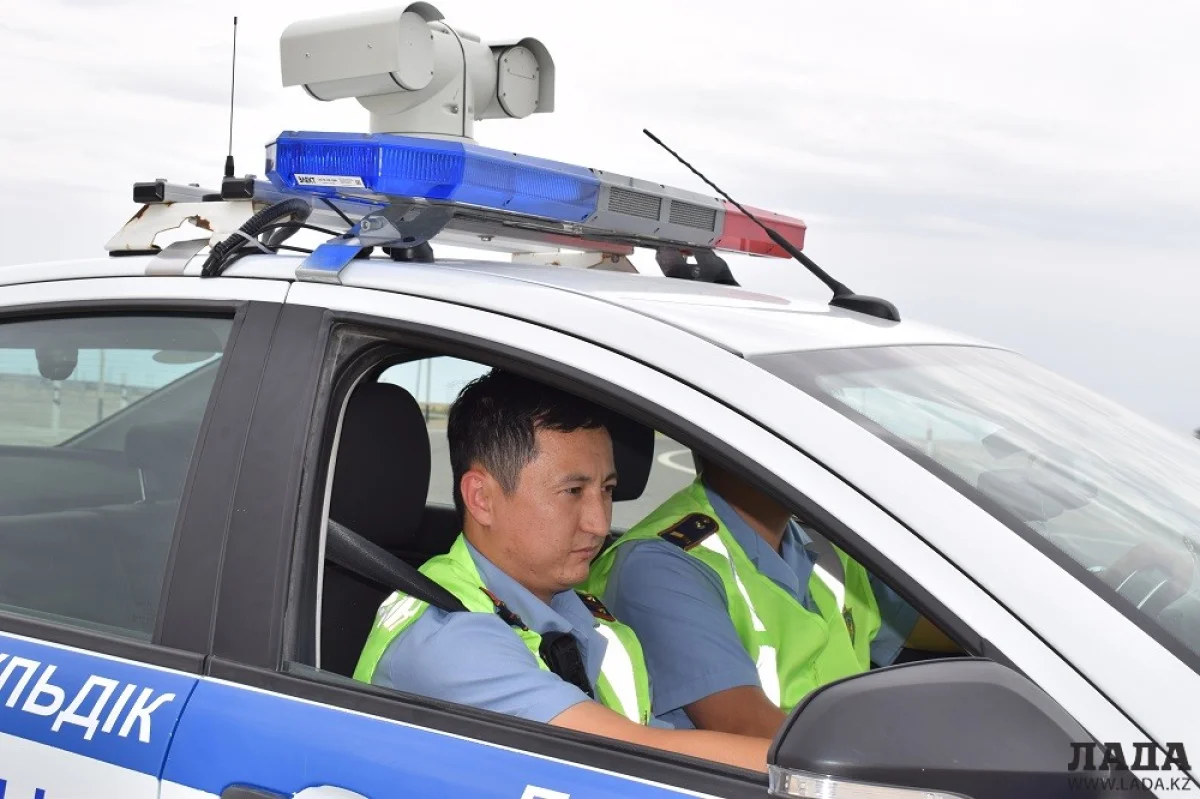 Иллюстративное фото||news_pic_more|<!--TBegin--><a href="https://www.lada.kz/uploads/posts/2019-06/1561009362_dsc_0621.jpg" onclick="return hs.expand(this)" ><img align="left" src="https://www.lada.kz/uploads/posts/2019-06/thumbs/1561009362_dsc_0621.jpg" alt='В Мангистау патрульные машины оснастили электронными камерами для фиксации нарушений' title='В Мангистау патрульные машины оснастили электронными камерами для фиксации нарушений'  /></a><!--TEnd--><br /><!--TBegin--><a href="https://www.lada.kz/uploads/posts/2019-06/1561009388_dsc_0628-1.jpg" onclick="return hs.expand(this)" ><img align="left" src="https://www.lada.kz/uploads/posts/2019-06/thumbs/1561009388_dsc_0628-1.jpg" alt='В Мангистау патрульные машины оснастили электронными камерами для фиксации нарушений' title='В Мангистау патрульные машины оснастили электронными камерами для фиксации нарушений'  /></a><!--TEnd--><br /><!--TBegin--><a href="https://www.lada.kz/uploads/posts/2019-06/1561009359_dsc_0636.jpg" onclick="return hs.expand(this)" ><img align="left" src="https://www.lada.kz/uploads/posts/2019-06/thumbs/1561009359_dsc_0636.jpg" alt='В Мангистау патрульные машины оснастили электронными камерами для фиксации нарушений' title='В Мангистау патрульные машины оснастили электронными камерами для фиксации нарушений'  /></a><!--TEnd-->