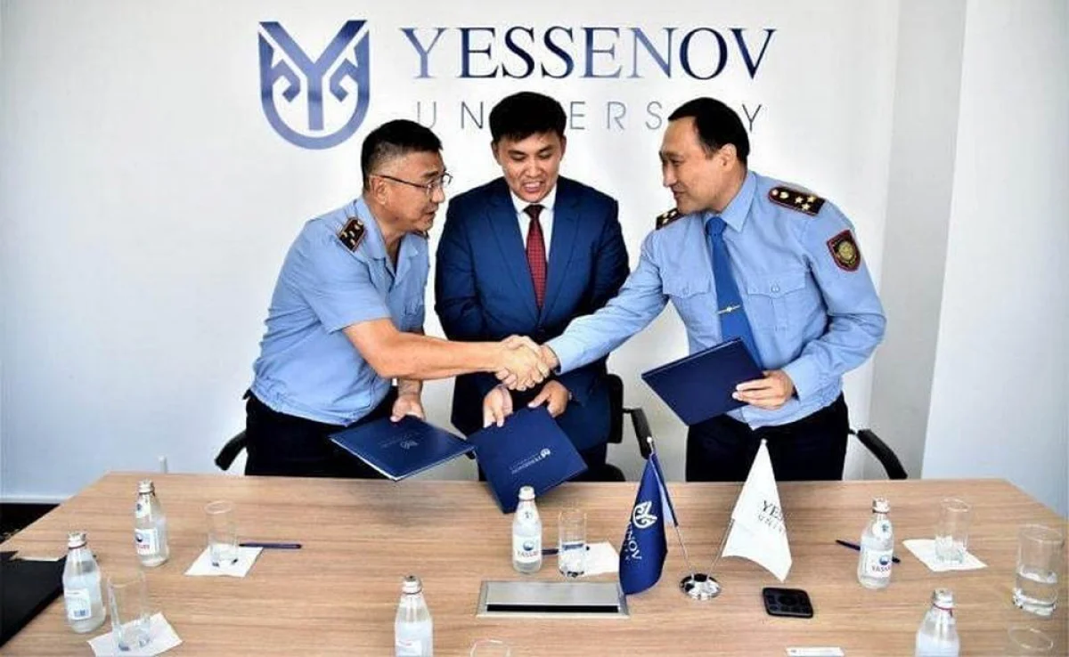 Подписание меморандума закрепили рукопожатием