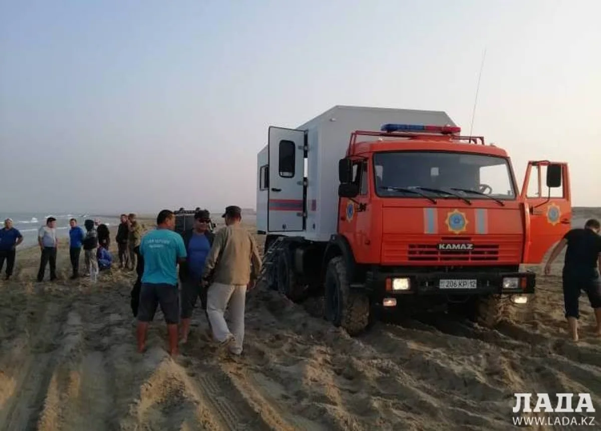 Поисковые работы. Фото предоставили спасатели Актау||news_pic_more|<!--TBegin--><a href="https://www.lada.kz/uploads/posts/2019-07/1564369193_img-20190729-wa0001.jpg" onclick="return hs.expand(this)" ><img align="left" src="https://www.lada.kz/uploads/posts/2019-07/thumbs/1564369193_img-20190729-wa0001.jpg" alt='Спасатели Актау разыскивают тело утонувшего 19-летнего парня' title='Спасатели Актау разыскивают тело утонувшего 19-летнего парня'  /></a><!--TEnd--><br /><!--TBegin--><a href="https://www.lada.kz/uploads/posts/2019-07/1564369184_img-20190729-wa0004.jpg" onclick="return hs.expand(this)" ><img align="left" src="https://www.lada.kz/uploads/posts/2019-07/thumbs/1564369184_img-20190729-wa0004.jpg" alt='Спасатели Актау разыскивают тело утонувшего 19-летнего парня' title='Спасатели Актау разыскивают тело утонувшего 19-летнего парня'  /></a><!--TEnd--><br /><!--TBegin--><a href="https://www.lada.kz/uploads/posts/2019-07/1564369206_img-20190729-wa0002.jpg" onclick="return hs.expand(this)" ><img align="left" src="https://www.lada.kz/uploads/posts/2019-07/thumbs/1564369206_img-20190729-wa0002.jpg" alt='Спасатели Актау разыскивают тело утонувшего 19-летнего парня' title='Спасатели Актау разыскивают тело утонувшего 19-летнего парня'  /></a><!--TEnd-->