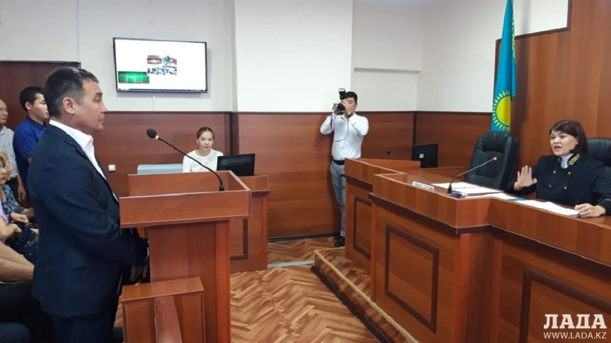 Насукан Отаргазиев в суде
