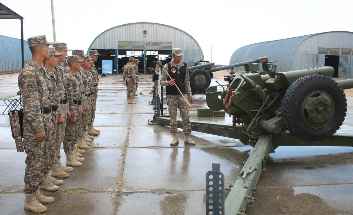 Знакомство с военной техникой. Фото предоставлено пресс-службой Управления