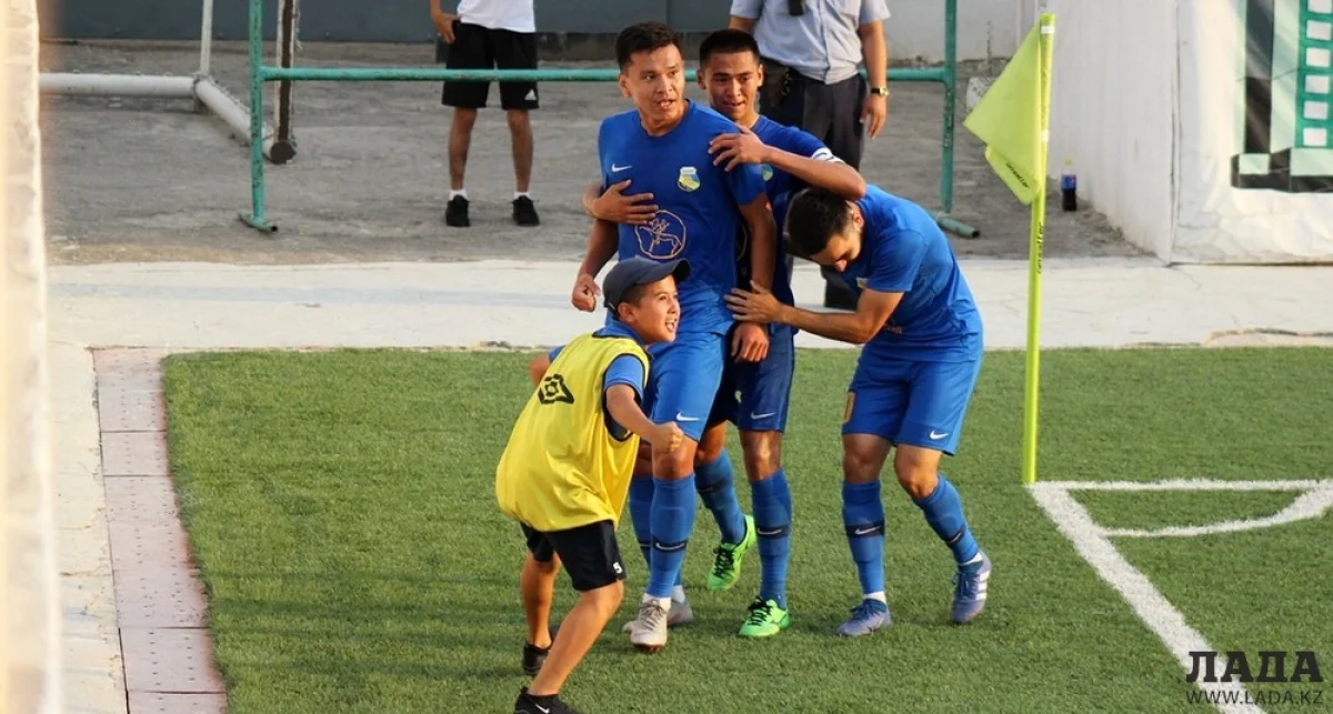 Радость победы после забитого мяча. Фото Ольги Сагандыковой