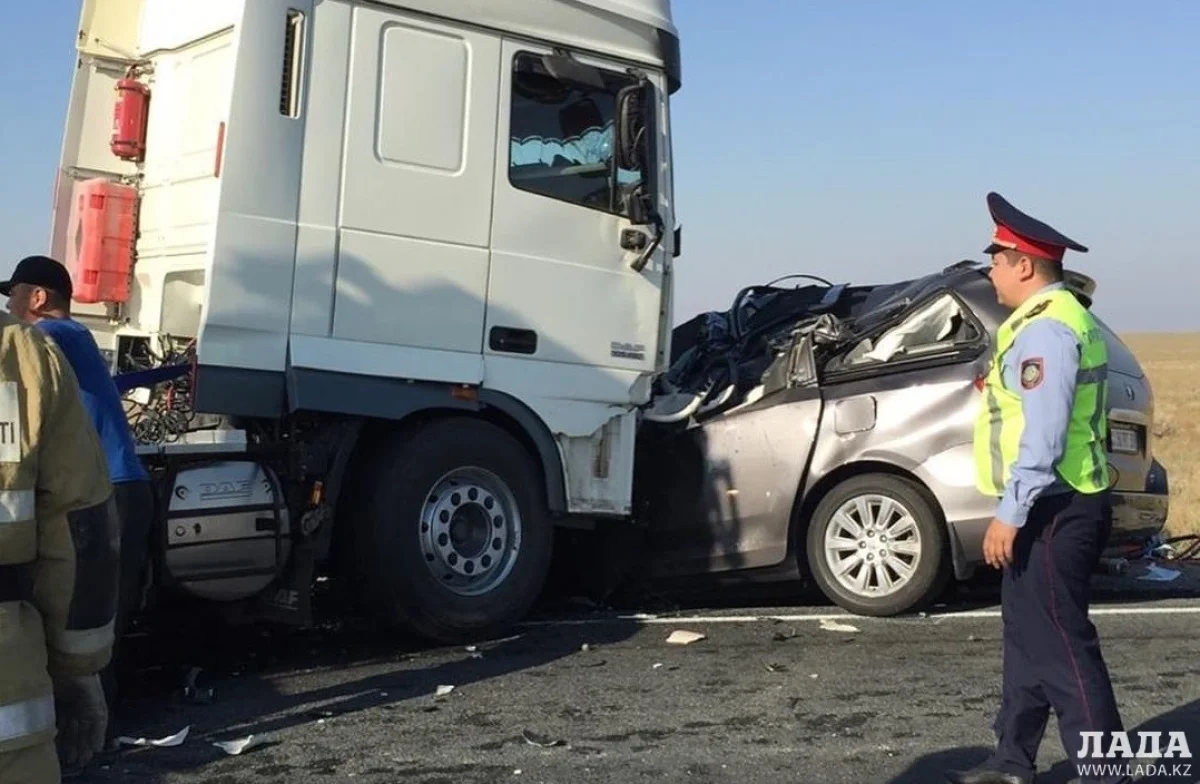 Фото очевидца||news_pic_more|<!--TBegin--><a href="https://www.lada.kz/uploads/posts/2019-09/1568628958_aty4_5d7f3f5a44154.jpg" onclick="return hs.expand(this)" ><img align="left" src="https://www.lada.kz/uploads/posts/2019-09/thumbs/1568628958_aty4_5d7f3f5a44154.jpg" alt='В аварии на трассе Атырау-Кульсары погибли три жителя Мангистау' title='В аварии на трассе Атырау-Кульсары погибли три жителя Мангистау'  /></a><!--TEnd--><br /><!--TBegin--><a href="https://www.lada.kz/uploads/posts/2019-09/1568628878_aty5_5d7f3f5931ced.jpg" onclick="return hs.expand(this)" ><img align="left" src="https://www.lada.kz/uploads/posts/2019-09/thumbs/1568628878_aty5_5d7f3f5931ced.jpg" alt='В аварии на трассе Атырау-Кульсары погибли три жителя Мангистау' title='В аварии на трассе Атырау-Кульсары погибли три жителя Мангистау'  /></a><!--TEnd--><br /><!--TBegin--><a href="https://www.lada.kz/uploads/posts/2019-09/1568628926_aty6_5d7f3f549dcf8.jpg" onclick="return hs.expand(this)" ><img align="left" src="https://www.lada.kz/uploads/posts/2019-09/thumbs/1568628926_aty6_5d7f3f549dcf8.jpg" alt='В аварии на трассе Атырау-Кульсары погибли три жителя Мангистау' title='В аварии на трассе Атырау-Кульсары погибли три жителя Мангистау'  /></a><!--TEnd-->