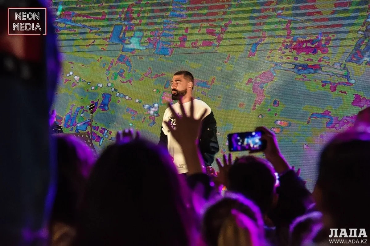 Фото Ильи Романовского и Максата Джолмаханова