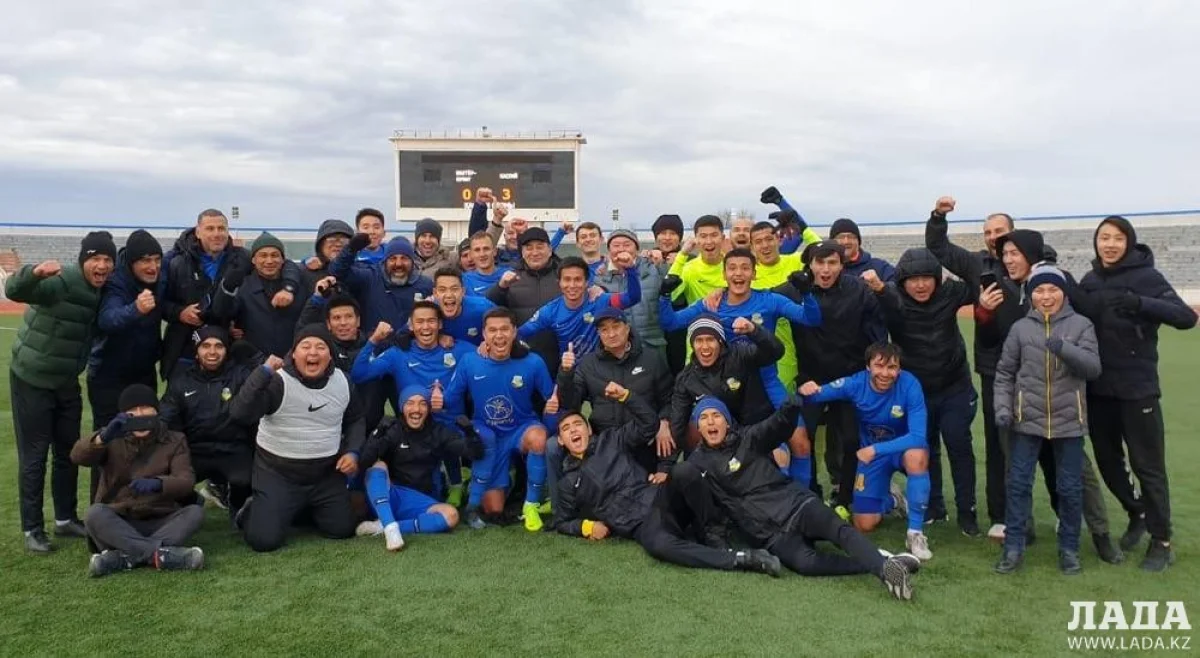 Фото футбольного клуба «Каспий»