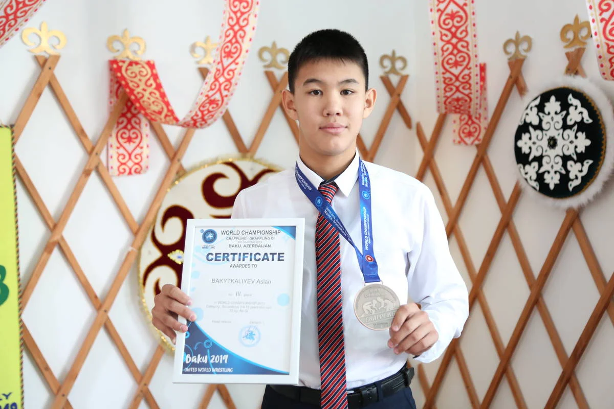 Аслан Бакыткалиев. Фото предоставлено в пресс-службе школы