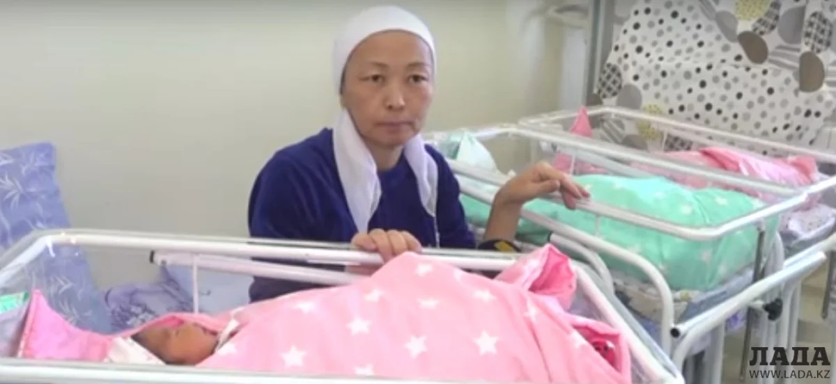 Скриншот с видео телеканала "Хабар 24"