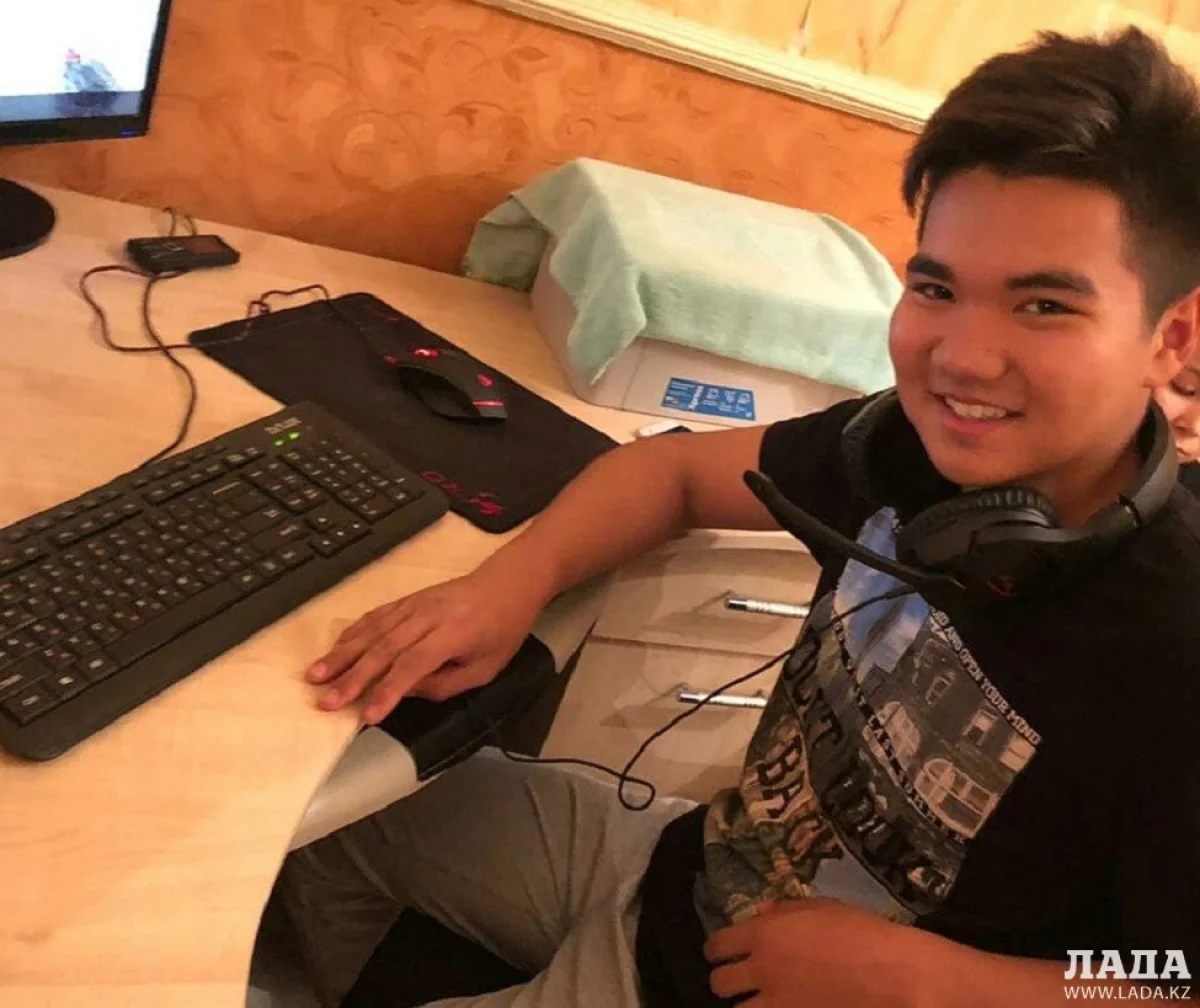 На фото Канагат Аманкосов. Фото из личного архива семьи