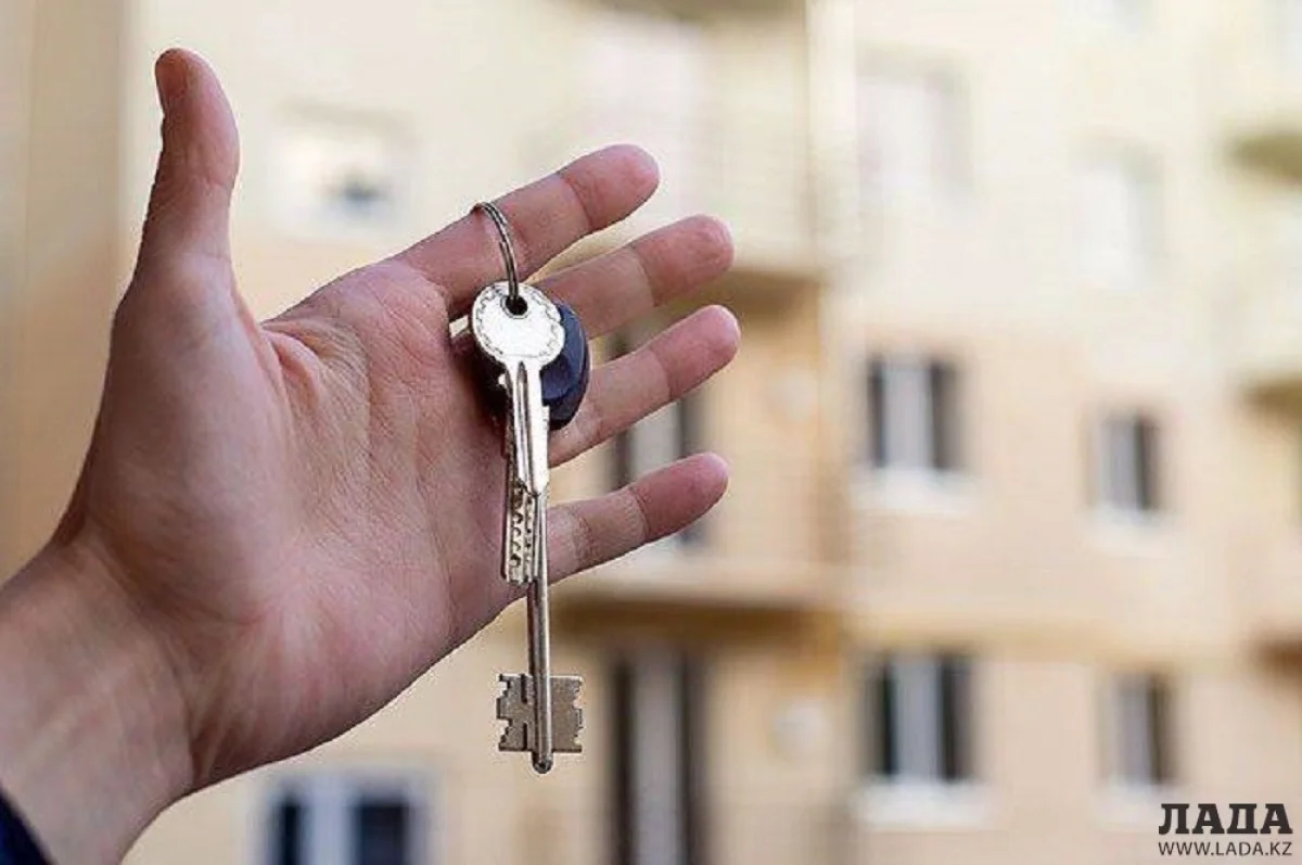 Фото с сайта otyrar.kz