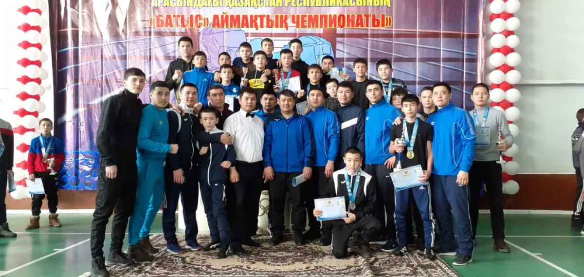 Победители турнира. Фото предоставлено пресс-службой федерации бокса Мангистауской области