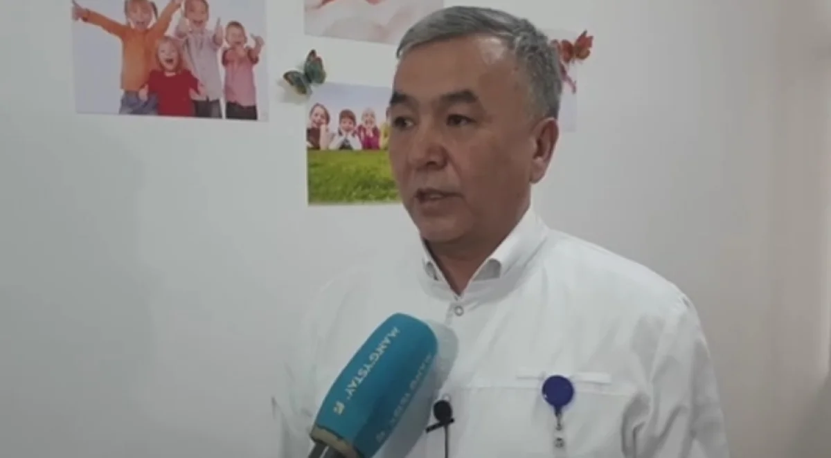 А.Жумиров о необходимости вакцинации. Фото предоставлено пресс-службой управления здравоохранения