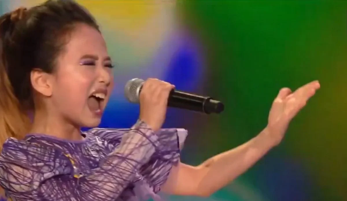 Выступление Дильназ Тилеповой. Кадр видео