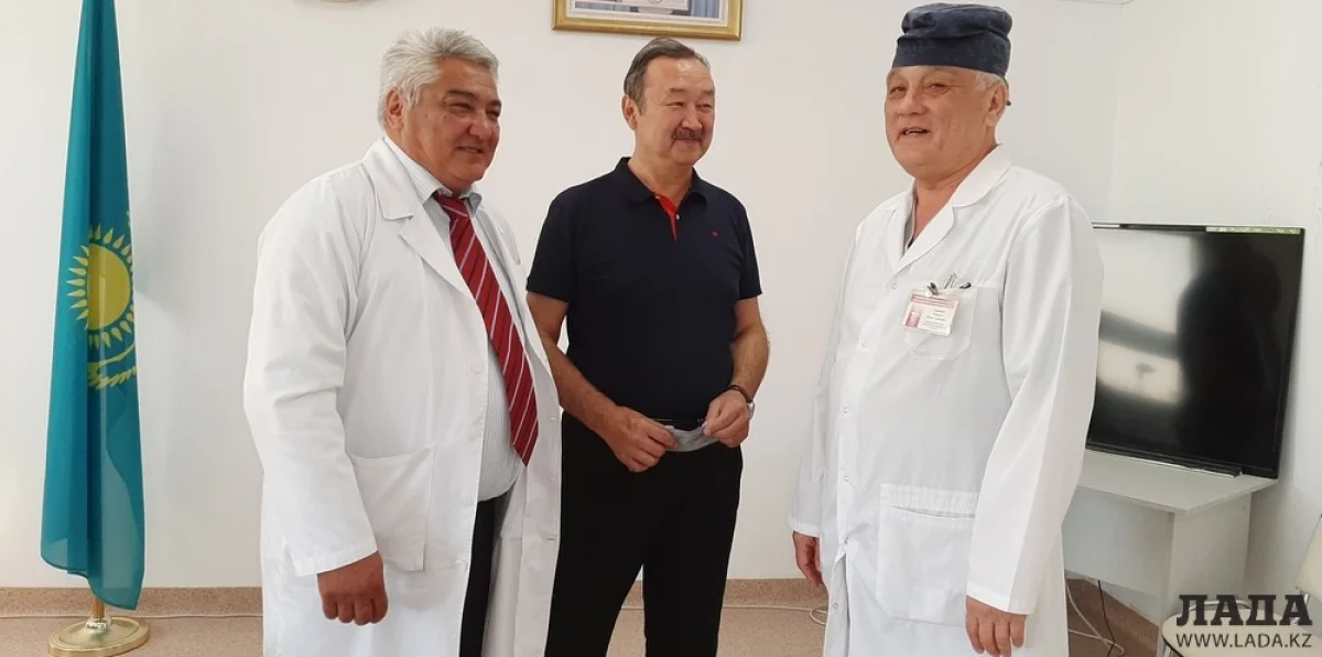 Р.Медеубаев, Т.Сатыбалдиев и Н. Джариев. Фото автора