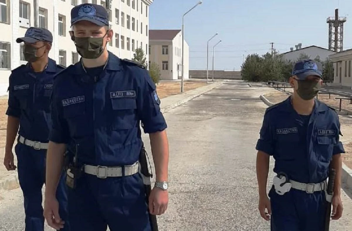 Гвардейцы в Жанаозене